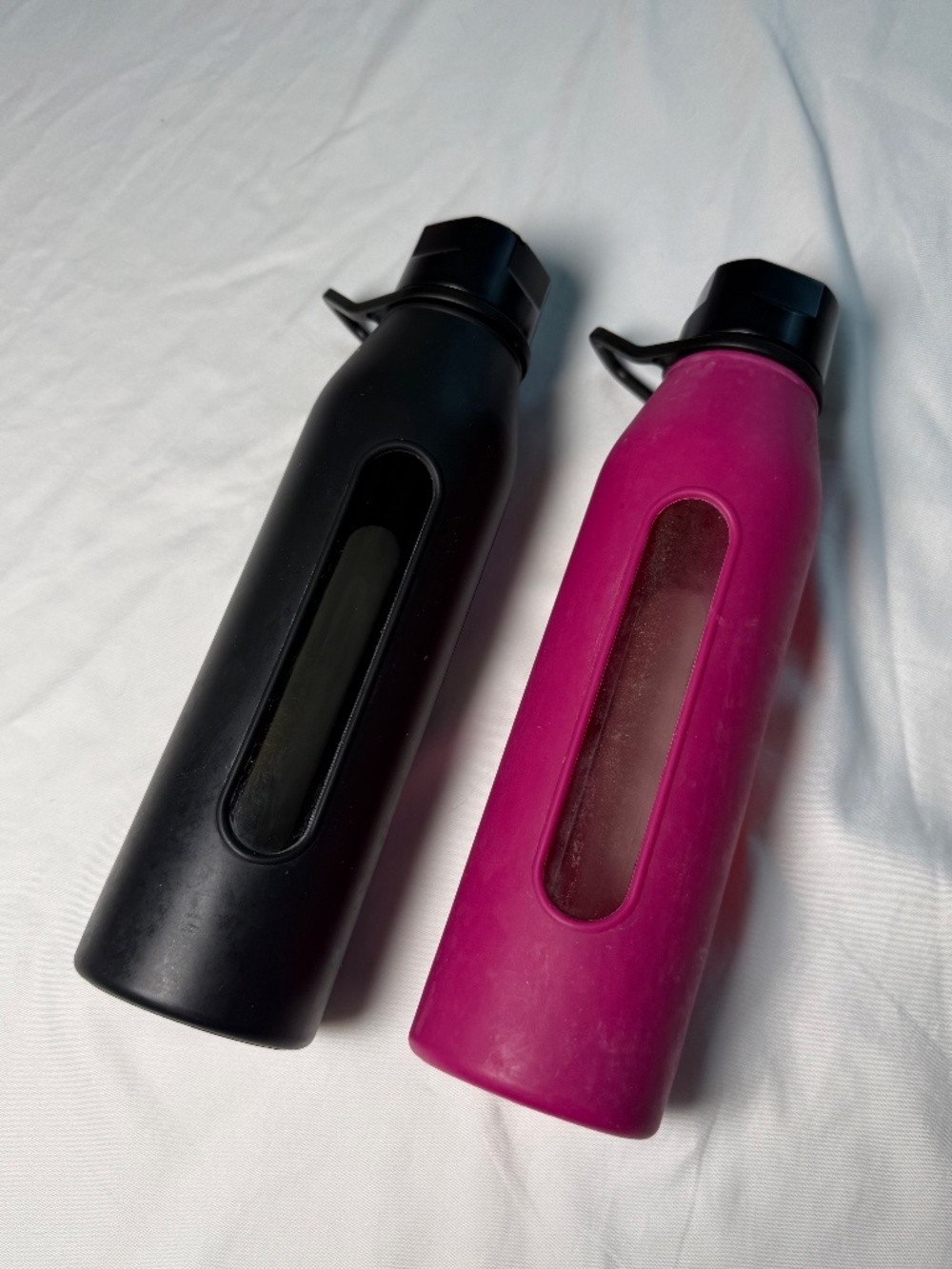 Refillable Glass Containers with protect rubber coat by Takeya. Pair 21+ ounces
